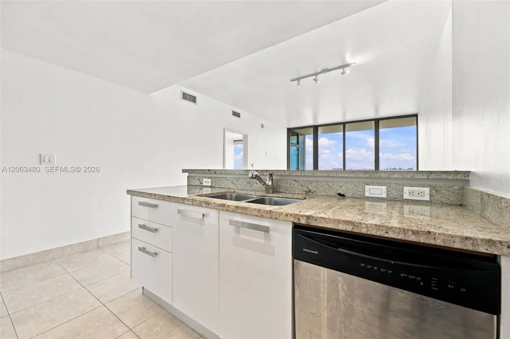 601 NE 36th St #2308 Miami, FL 33137