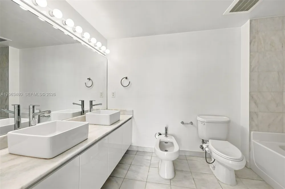 601 NE 36th St #2308 Miami, FL 33137