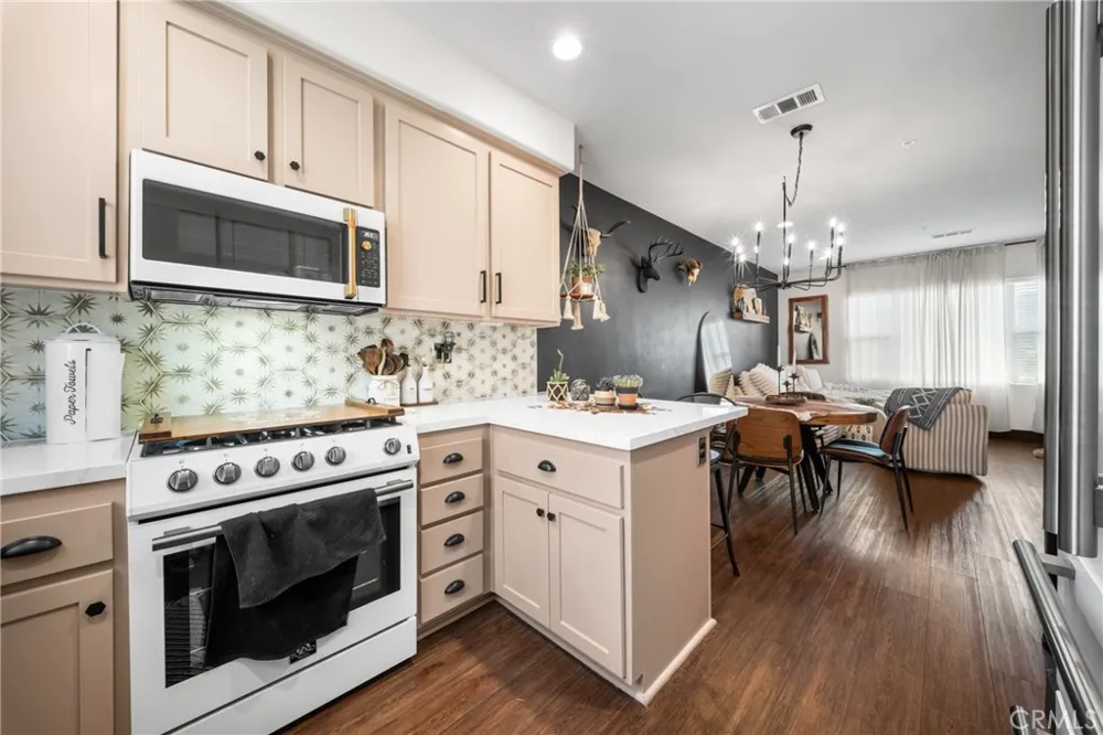 6198 Lincoln #18 Cypress, CA 90630