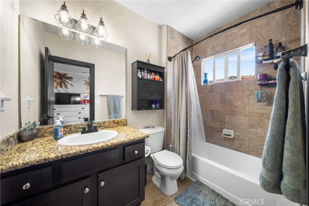 6198 Lincoln #18 Cypress, CA 90630