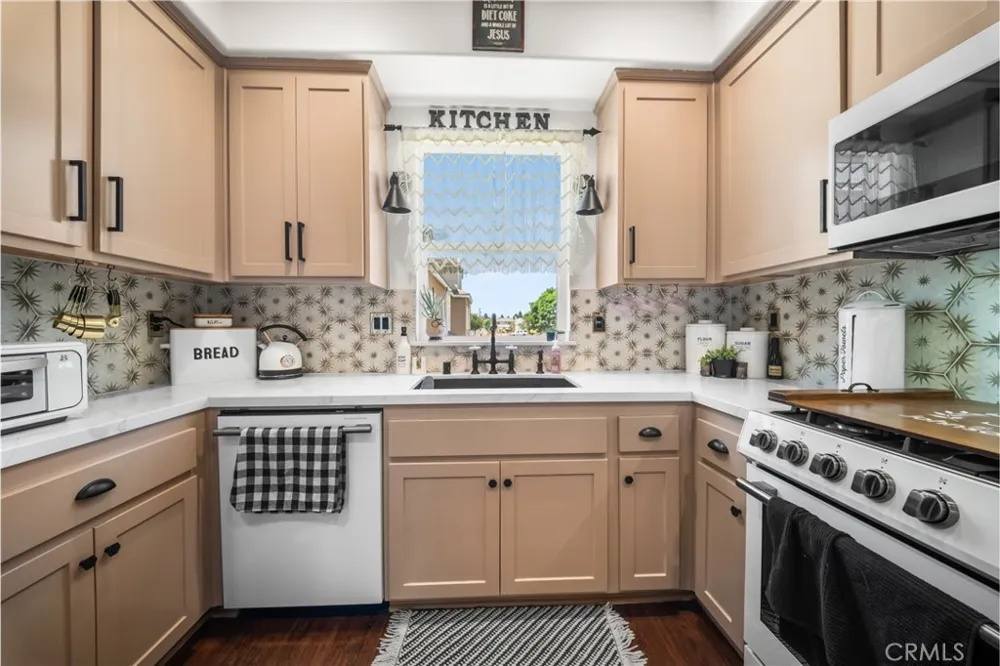 6198 Lincoln #18 Cypress, CA 90630