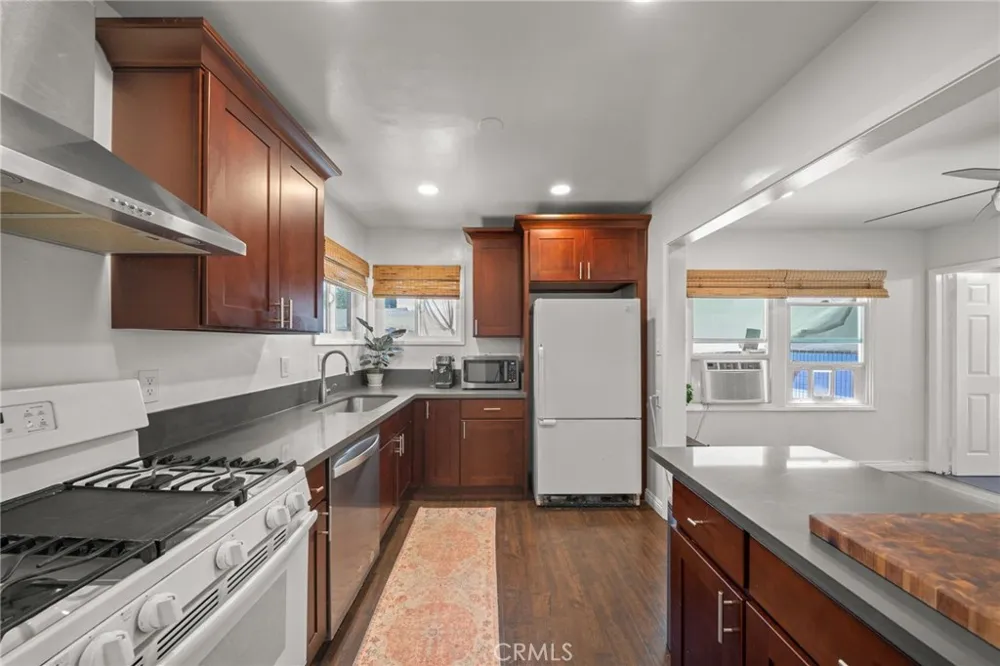 2712 Eckleson Street Lakewood, CA 90712