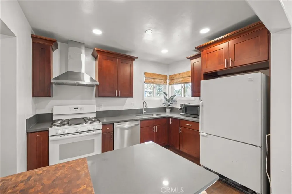 2712 Eckleson Street Lakewood, CA 90712