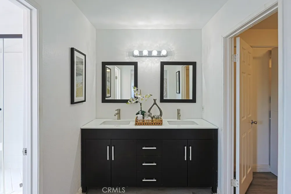 2640 W Meadowview Anaheim, CA 92804