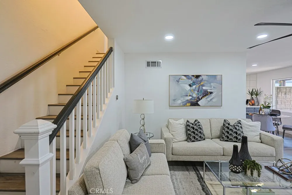 2640 W Meadowview Anaheim, CA 92804