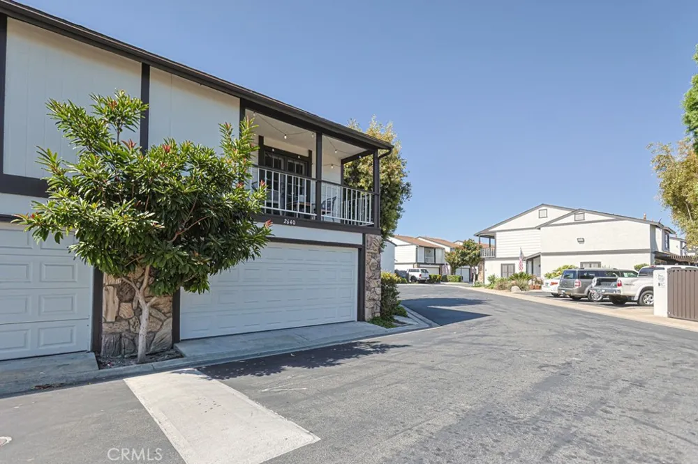 2640 W Meadowview Anaheim, CA 92804