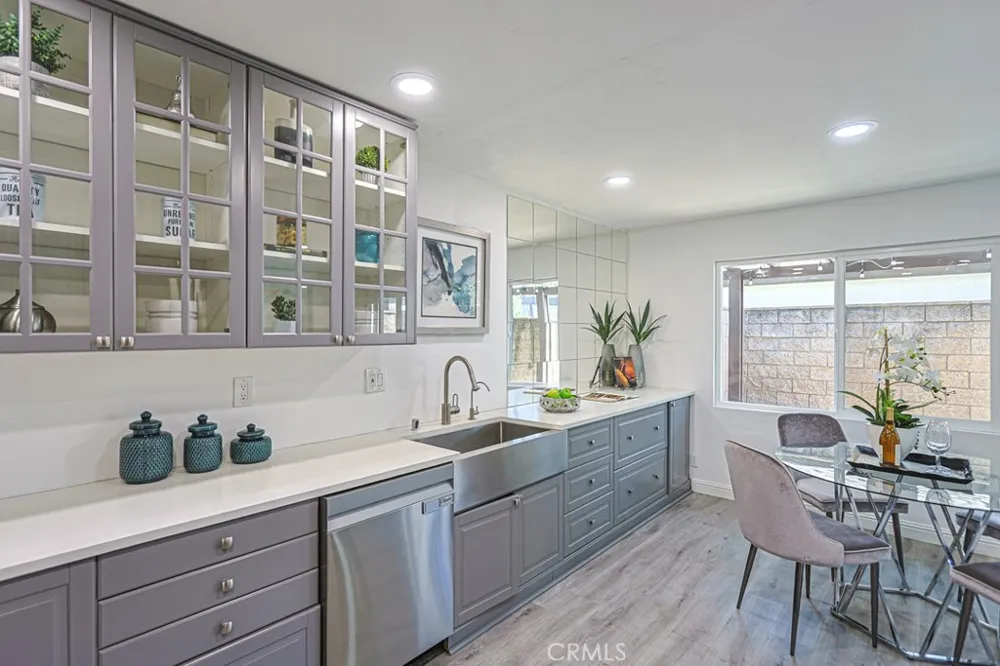2640 W Meadowview Anaheim, CA 92804