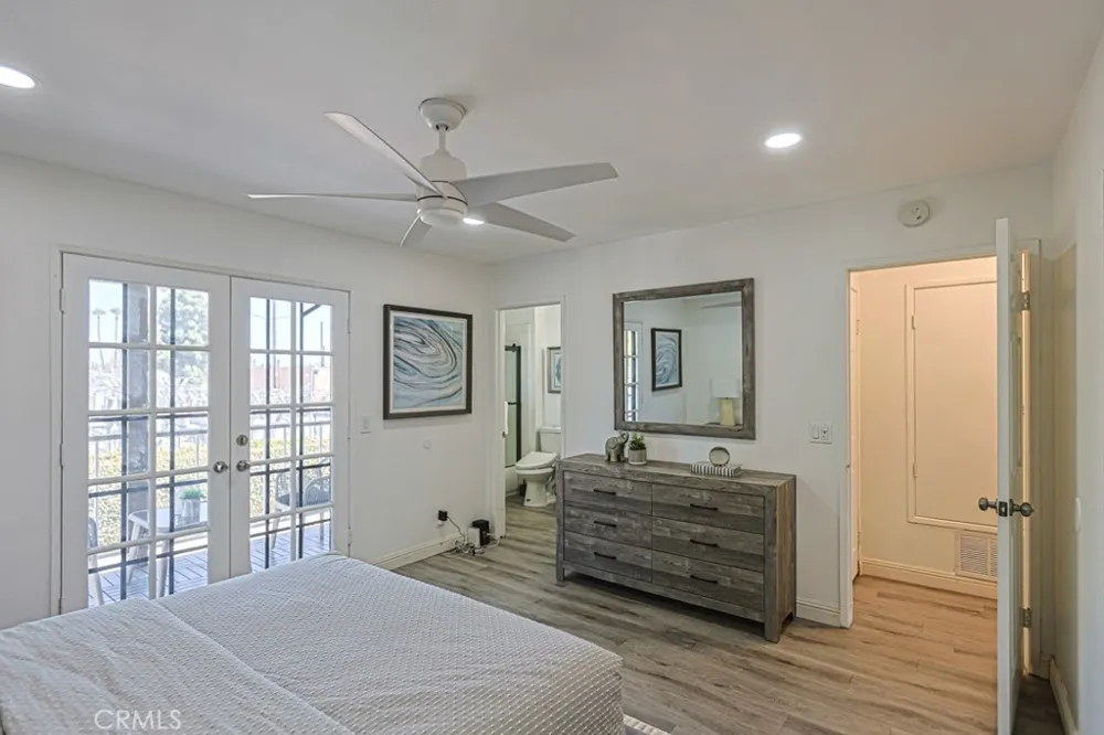 2640 W Meadowview Anaheim, CA 92804
