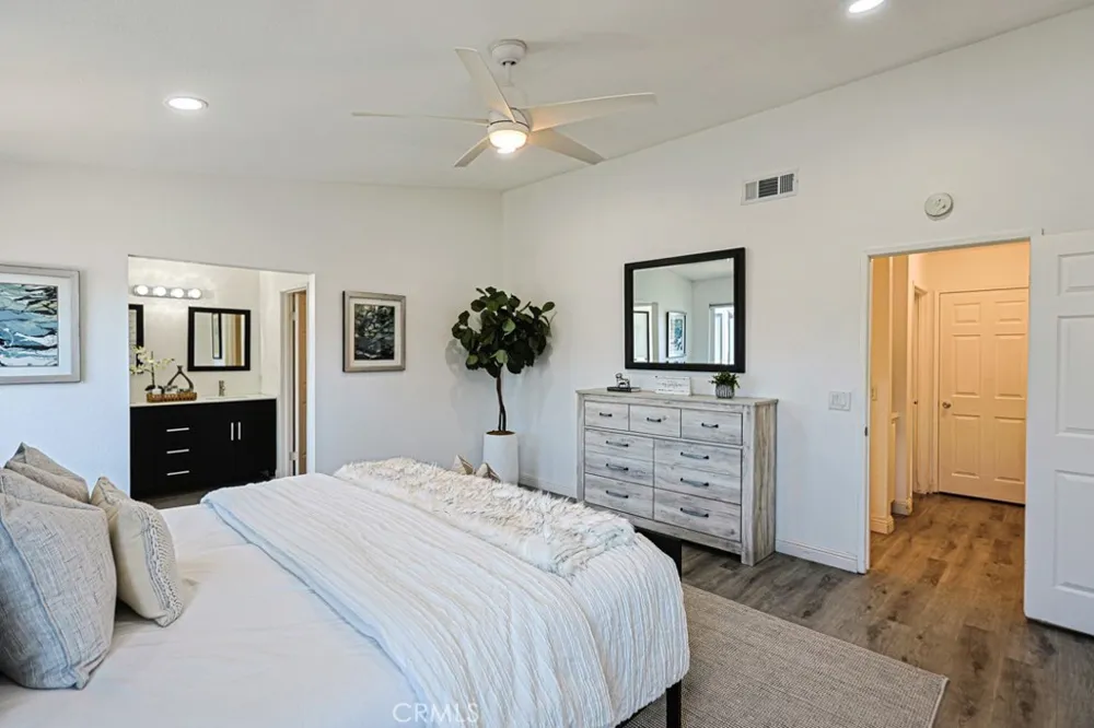 2640 W Meadowview Anaheim, CA 92804