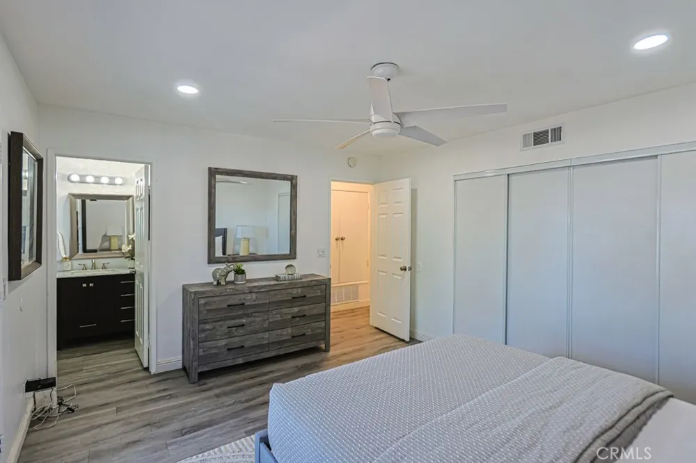 2640 W Meadowview Anaheim, CA 92804