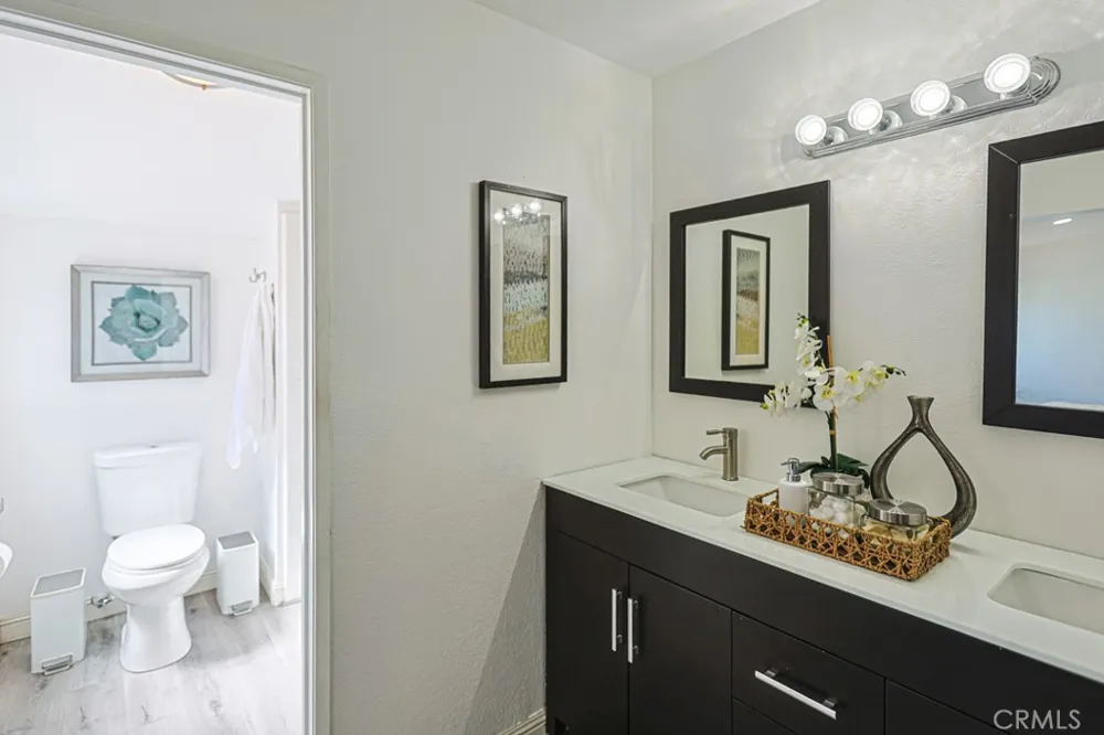 2640 W Meadowview Anaheim, CA 92804