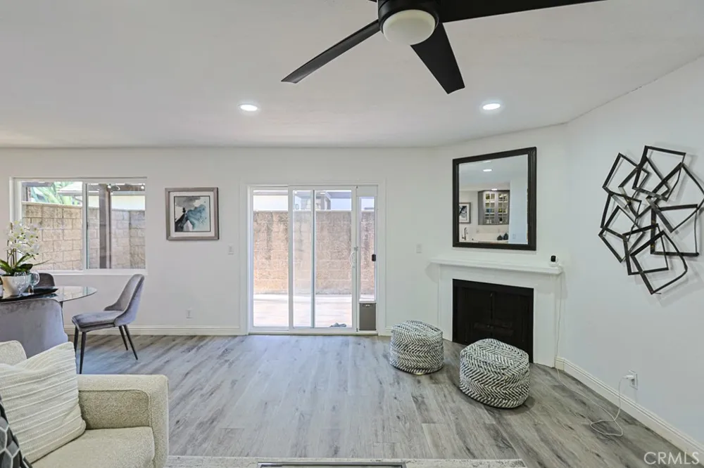 2640 W Meadowview Anaheim, CA 92804