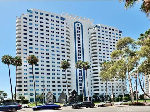 525 E Seaside Way 1007
