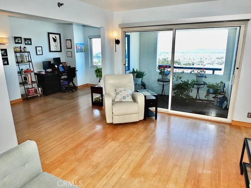 525 E Seaside Way 1007 Long Beach, CA 90802