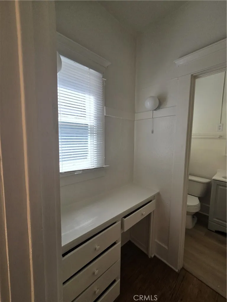 942 E 2nd #12.5 Long Beach, CA 90802