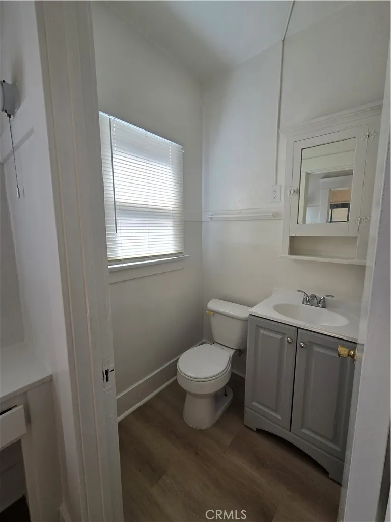 942 E 2nd #12.5 Long Beach, CA 90802