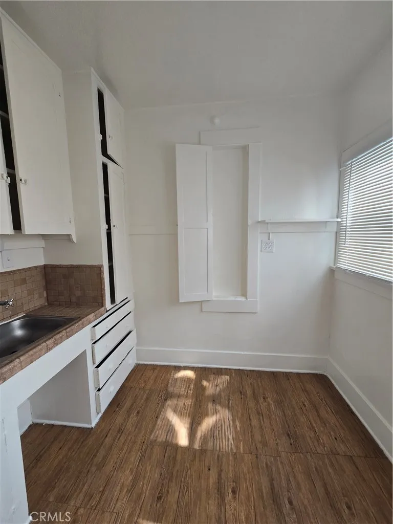 942 E 2nd #12.5 Long Beach, CA 90802