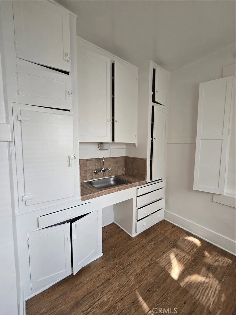 942 E 2nd #12.5 Long Beach, CA 90802