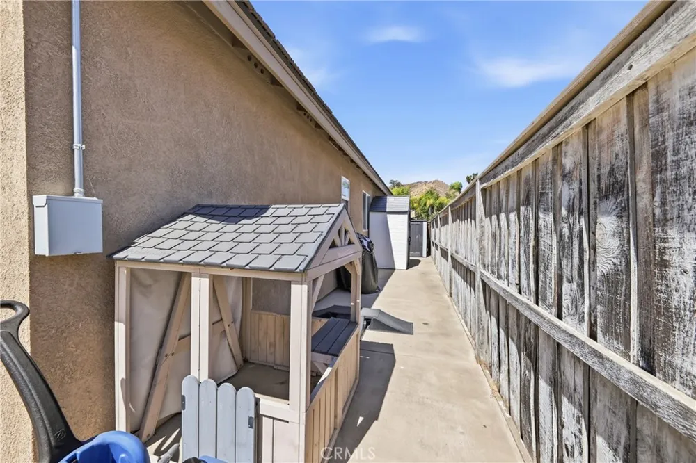 32077 Poppy Way Lake Elsinore, CA 92532