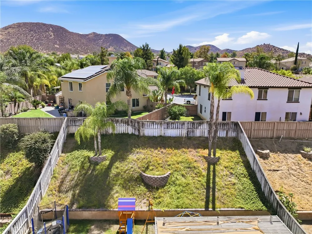 32077 Poppy Way Lake Elsinore, CA 92532