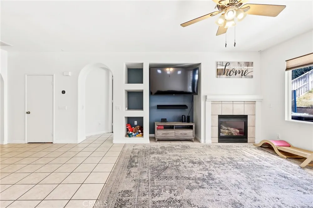 32077 Poppy Way Lake Elsinore, CA 92532