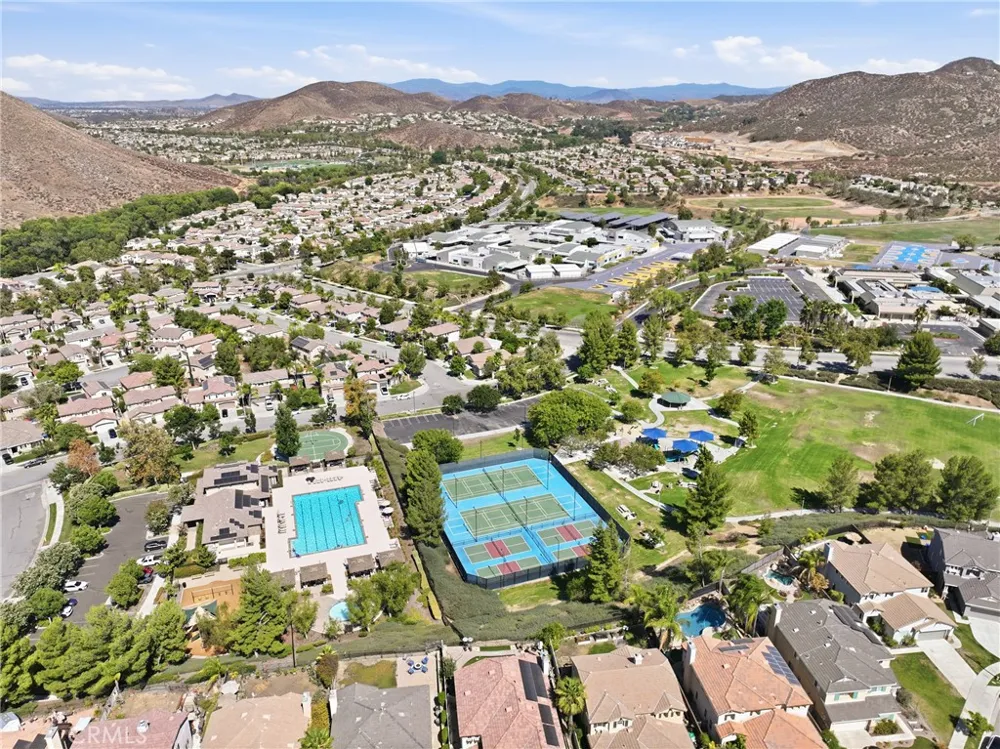 32077 Poppy Way Lake Elsinore, CA 92532