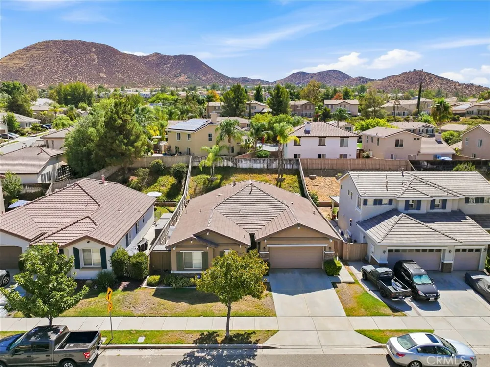 32077 Poppy Way Lake Elsinore, CA 92532