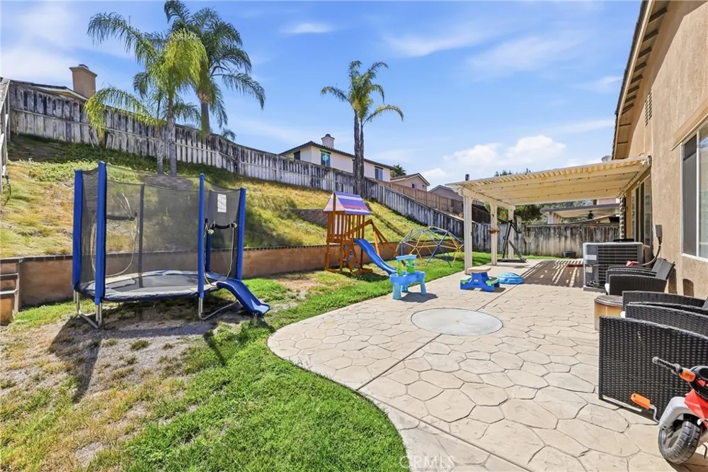 32077 Poppy Way Lake Elsinore, CA 92532