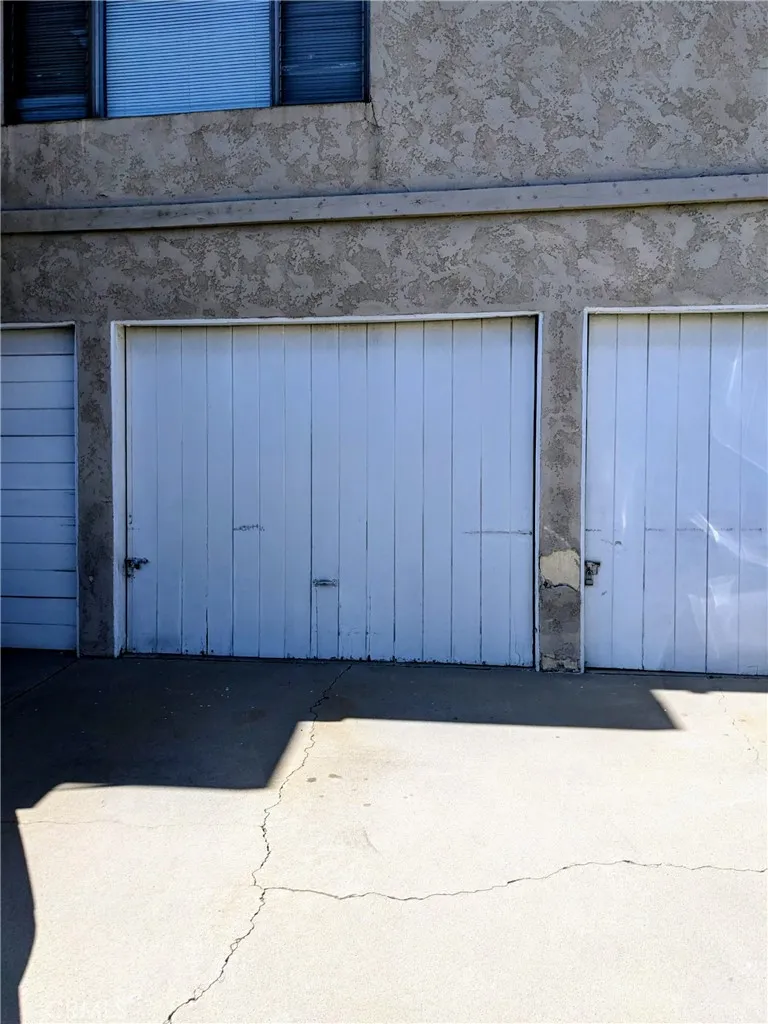 2237 Rose #C Signal Hill, CA 90755