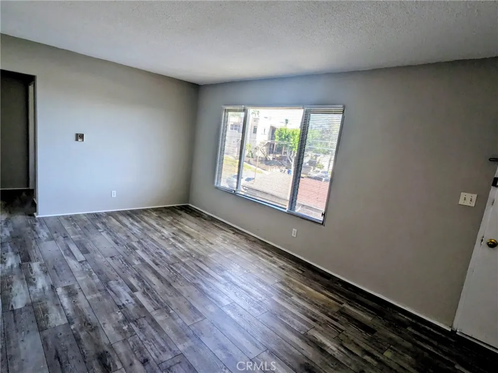 2237 Rose #C Signal Hill, CA 90755