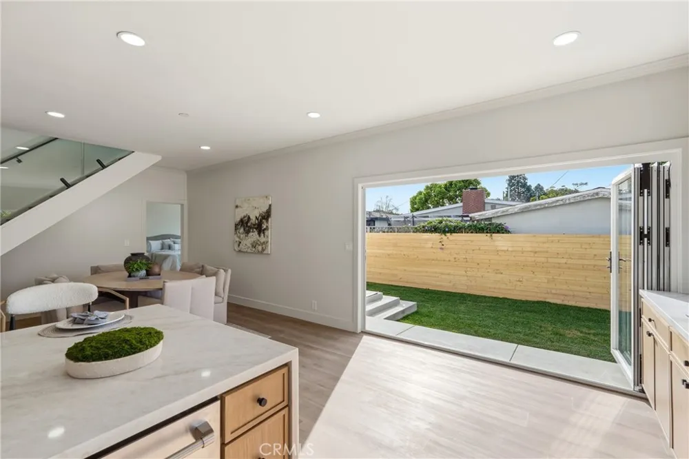 3675 Palo Verde Long Beach, CA 90808