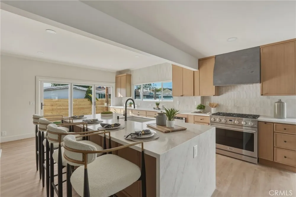 3675 Palo Verde Long Beach, CA 90808