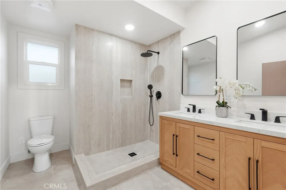 3675 Palo Verde Long Beach, CA 90808
