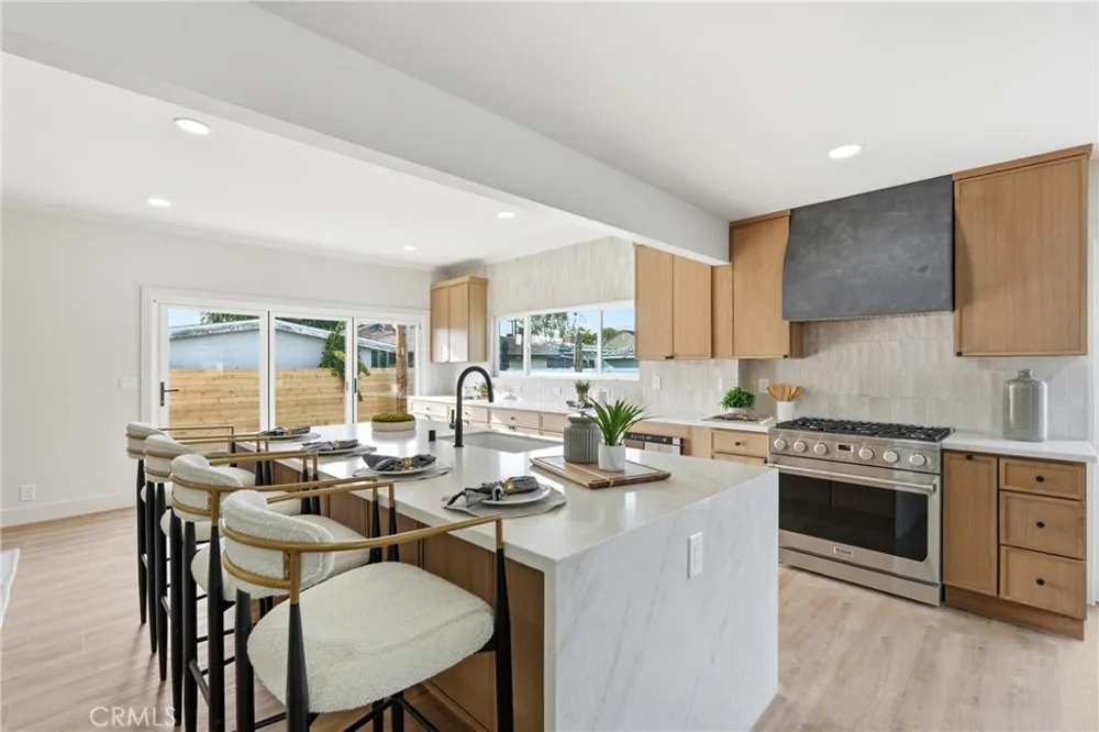 3675 Palo Verde Long Beach, CA 90808