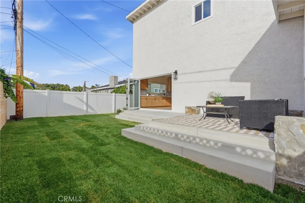 3675 Palo Verde Long Beach, CA 90808