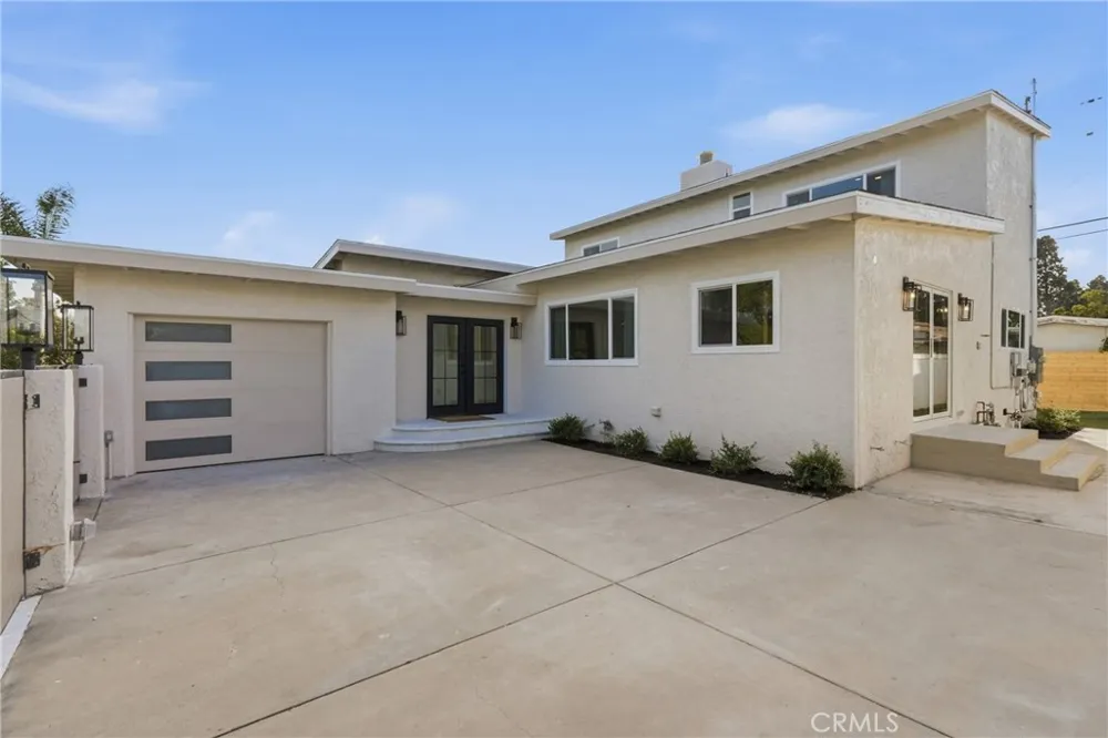 3675 Palo Verde Long Beach, CA 90808