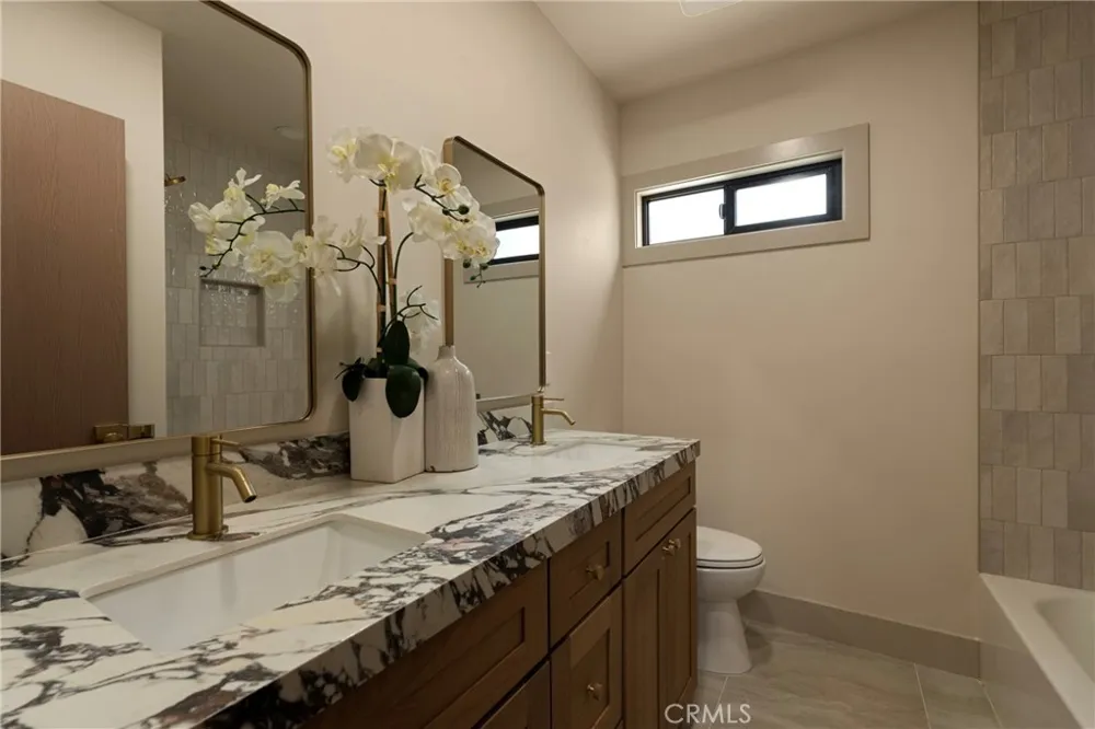 6829 E Parapet Long Beach, CA 90808