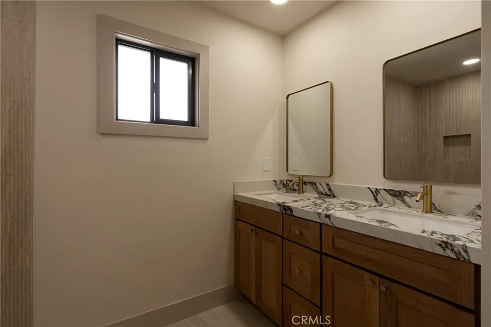 6829 E Parapet Long Beach, CA 90808