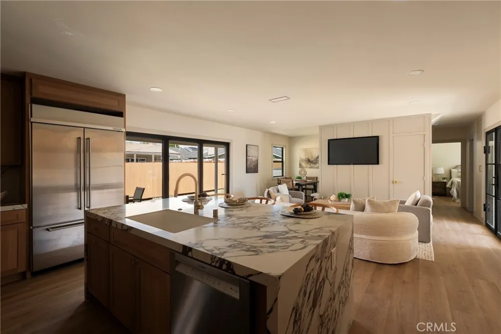 6829 E Parapet Long Beach, CA 90808
