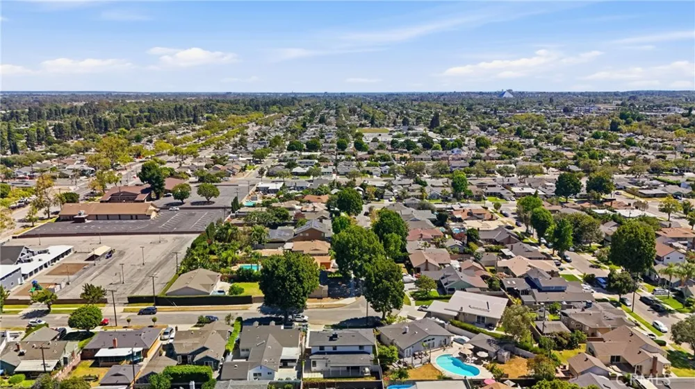 6829 E Parapet Long Beach, CA 90808