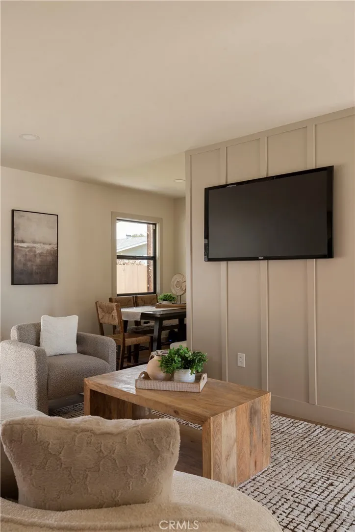 6829 E Parapet Long Beach, CA 90808