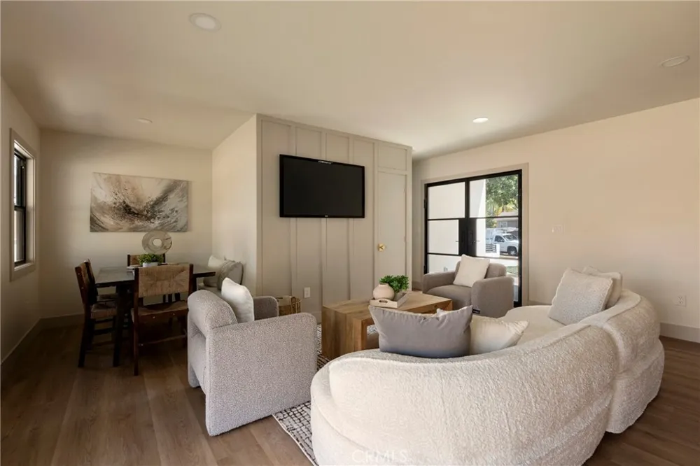 6829 E Parapet Long Beach, CA 90808