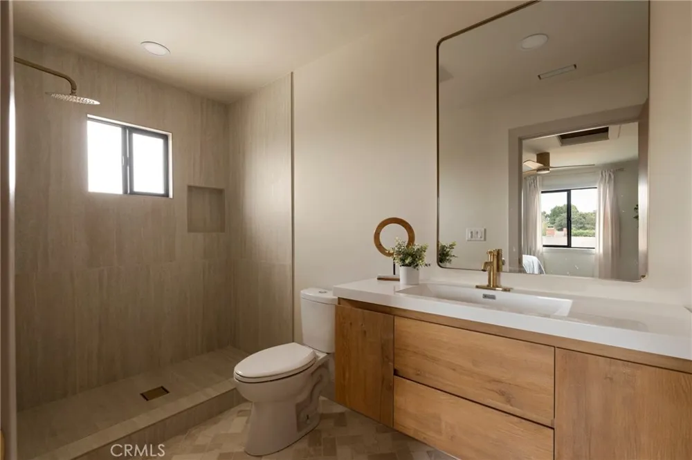 6829 E Parapet Long Beach, CA 90808