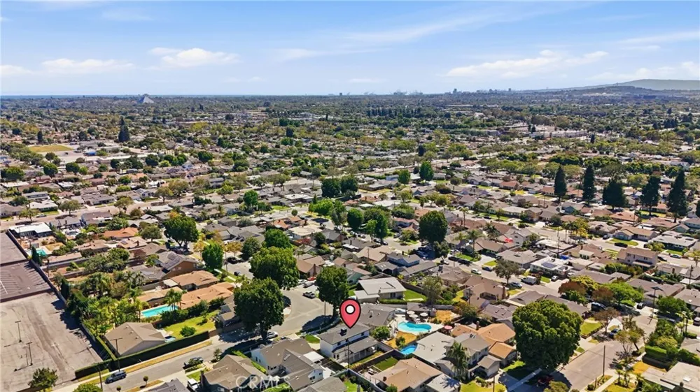 6829 E Parapet Long Beach, CA 90808