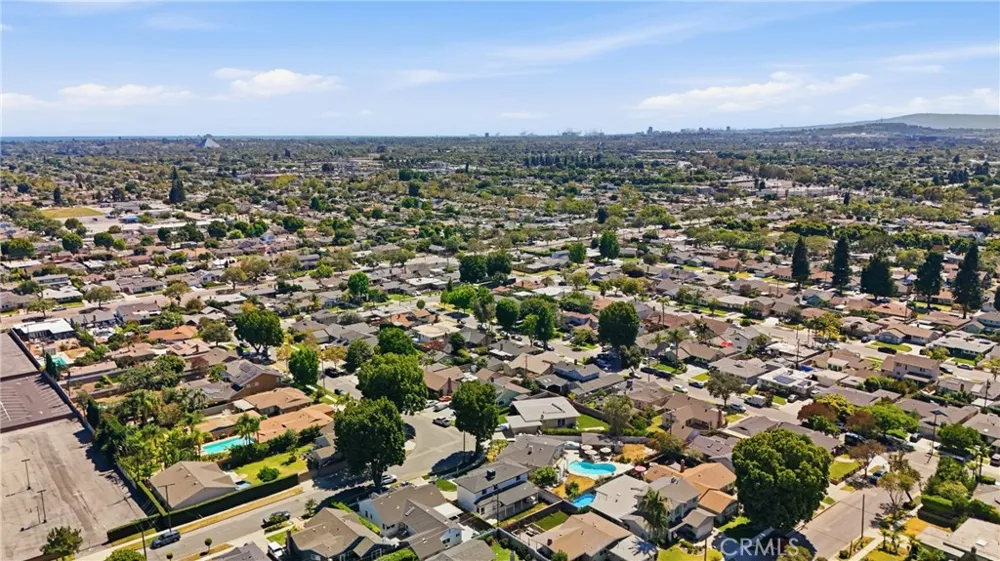 6829 E Parapet Long Beach, CA 90808