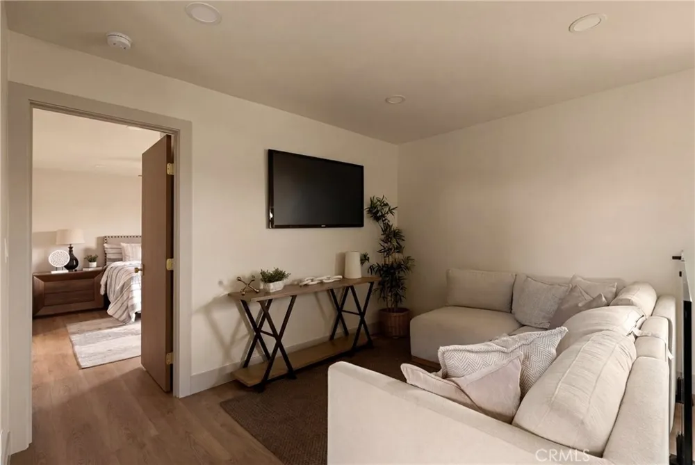 6829 E Parapet Long Beach, CA 90808