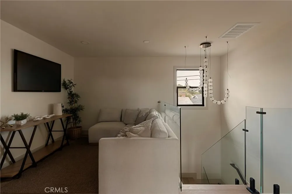 6829 E Parapet Long Beach, CA 90808