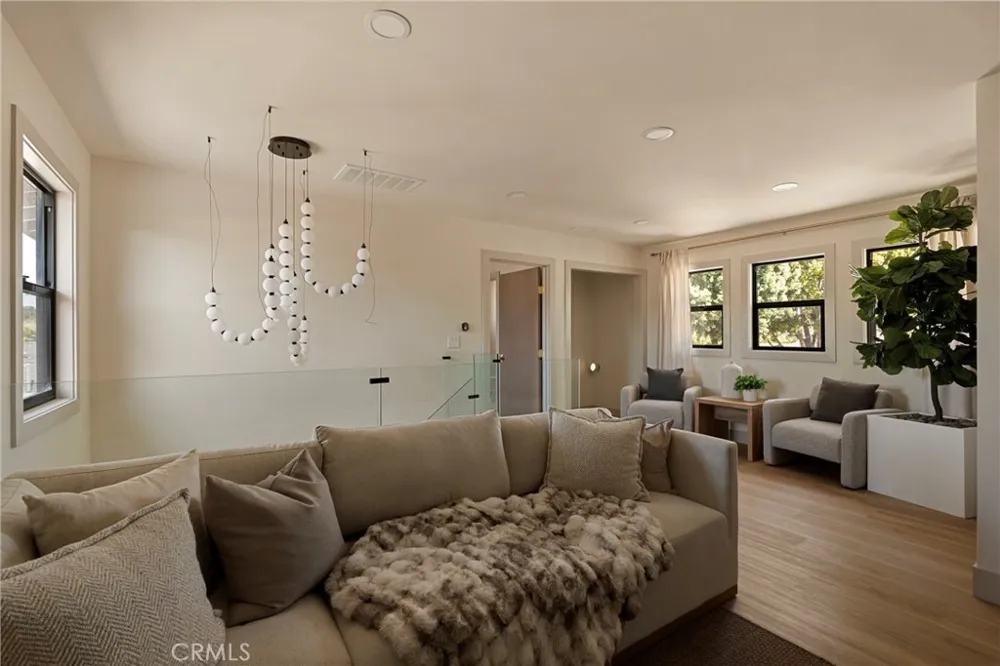 6829 E Parapet Long Beach, CA 90808