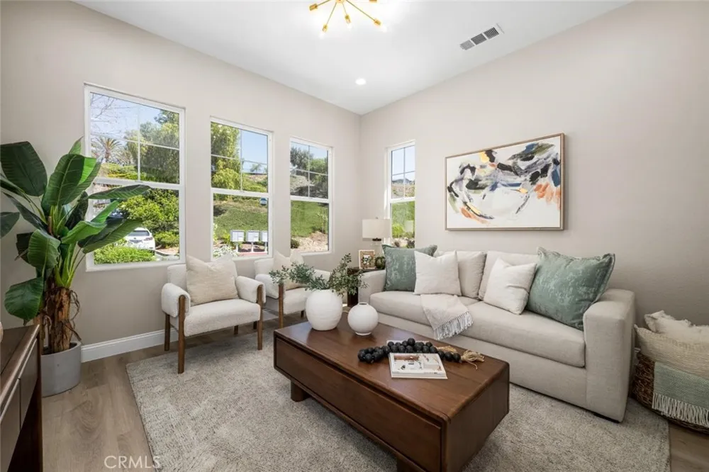 2212 Sea Ridge Signal Hill, CA 90755
