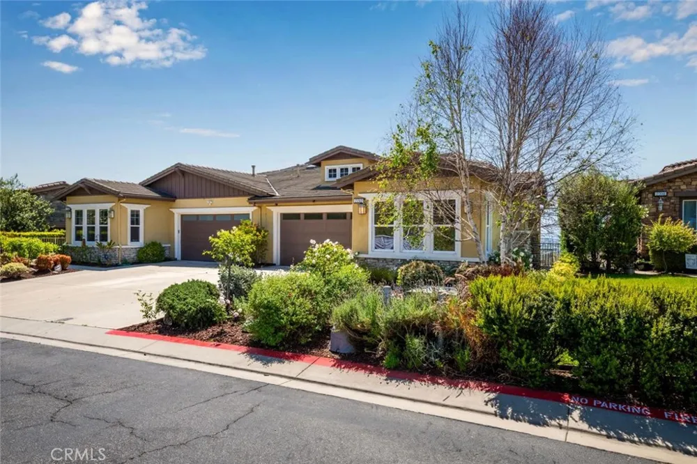 2212 Sea Ridge Signal Hill, CA 90755